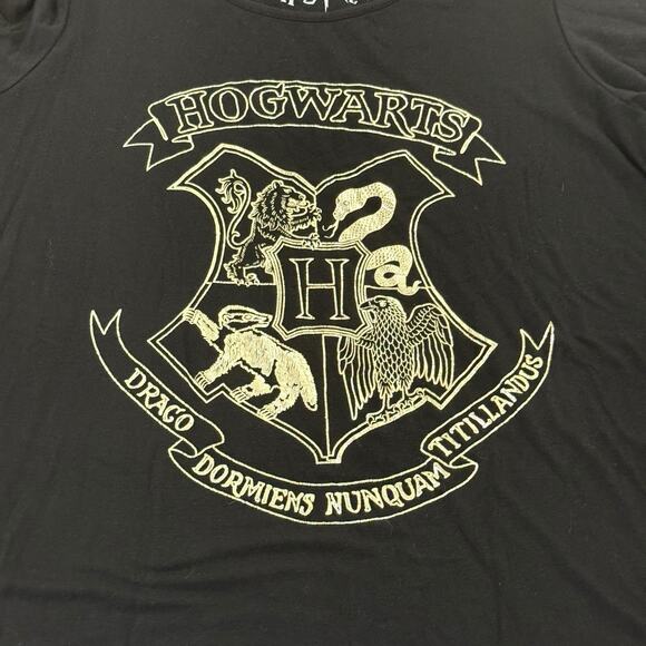 Harry Potter Shirt Womens Small Black Gold Wizarding World Hogwarts Graphic Tee - Picture 5 of 7